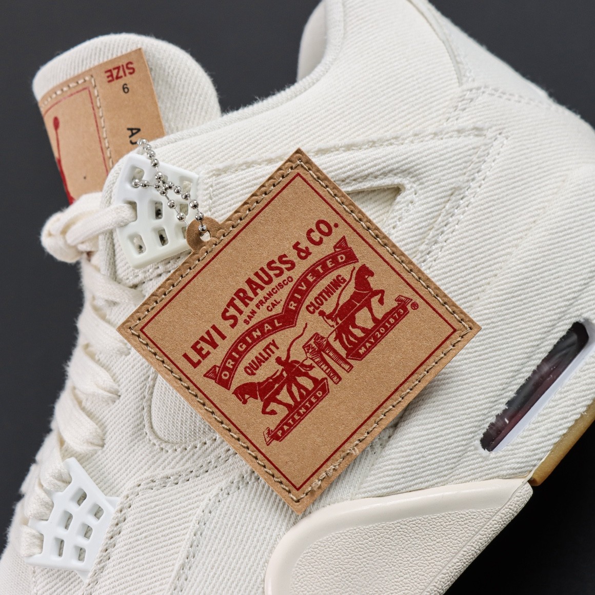 NIKE AIR JORDAN 4 LEVIS WHITE Basketball Shoes