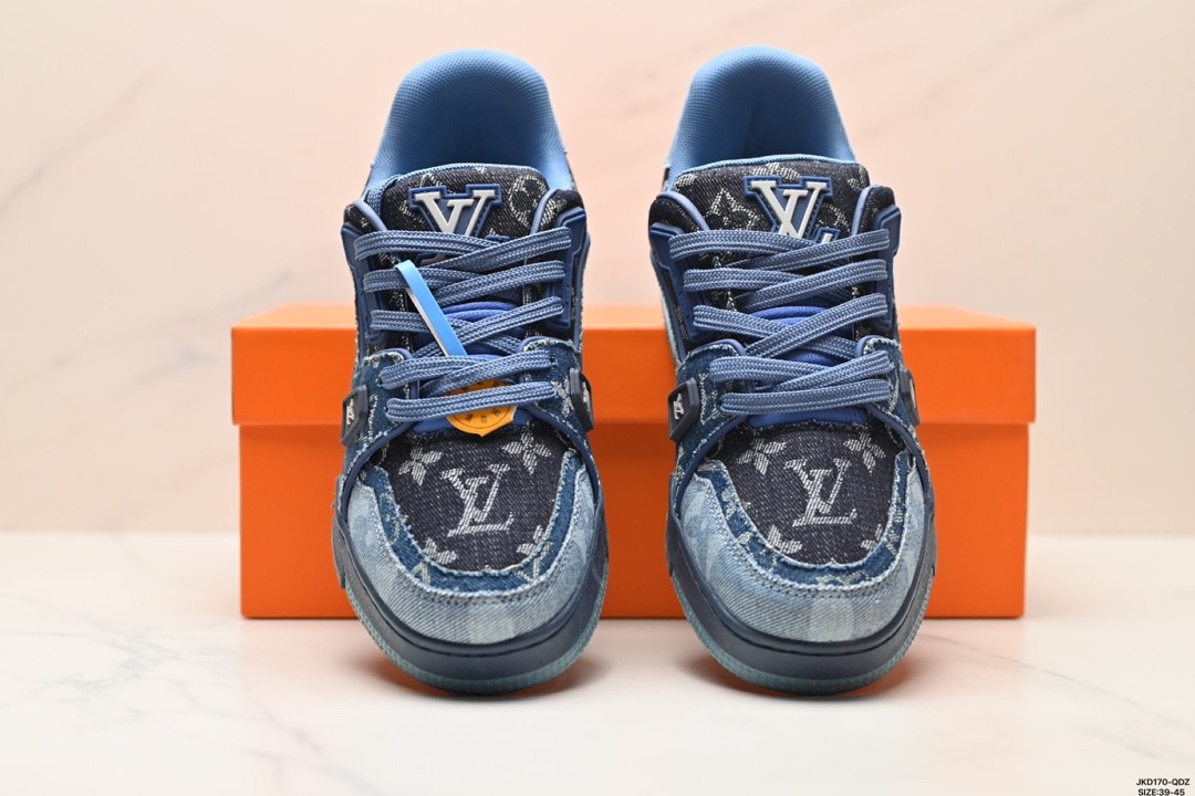 Louis Vuitton Trainer Sneaker 