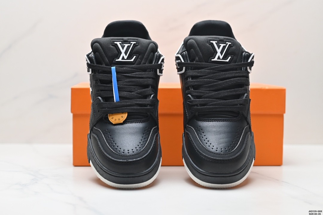 Louis Vuitton Trainer Sneaker 