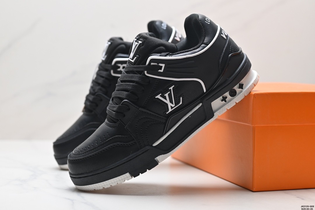 Louis Vuitton Trainer Sneaker 