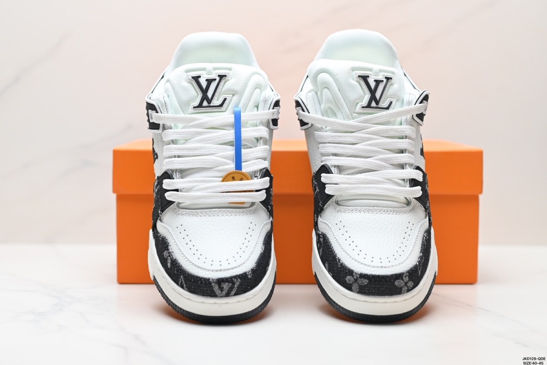 Louis Vuitton Trainer Sneaker 