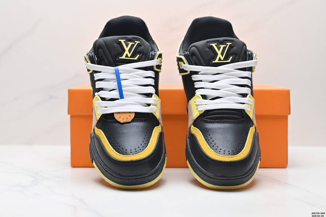 Louis Vuitton Trainer Sneaker 