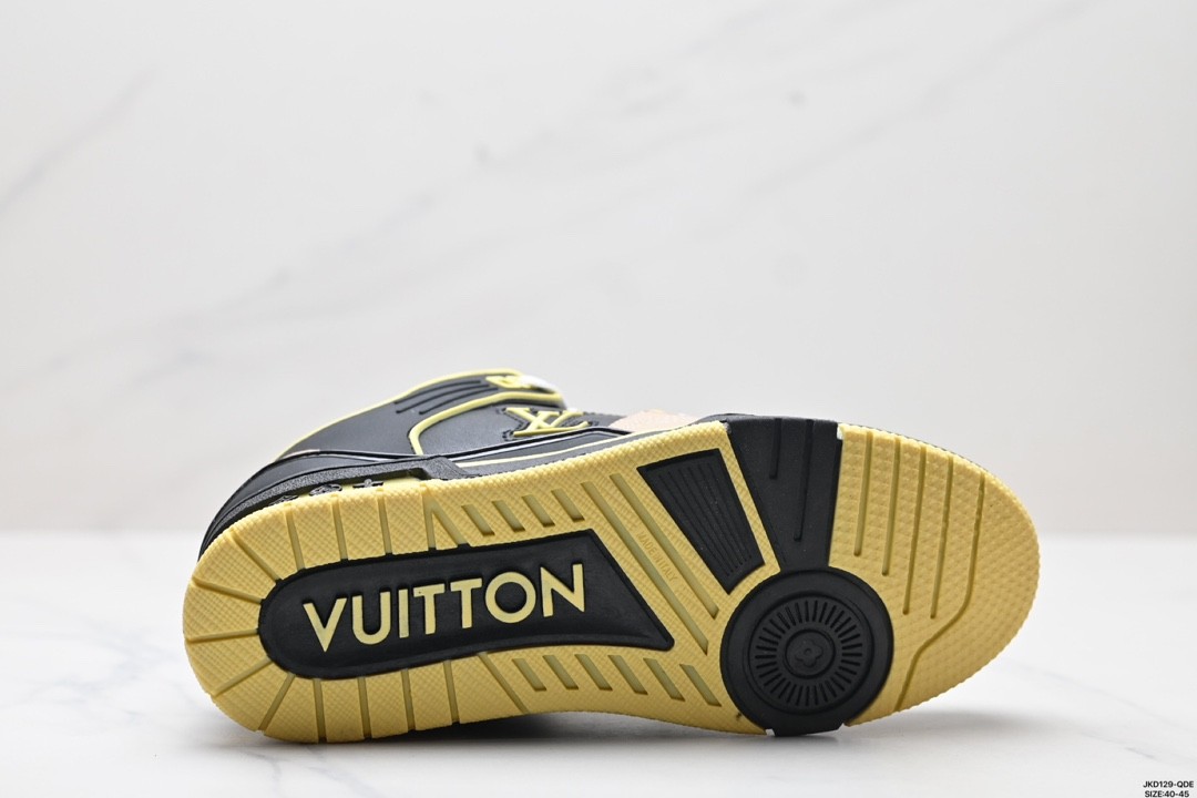 Louis Vuitton Trainer Sneaker 