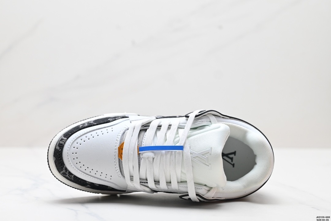 Louis Vuitton Trainer Sneaker 