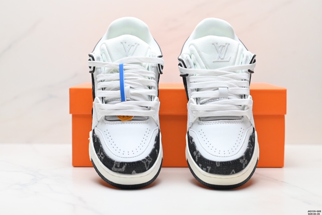 Louis Vuitton Trainer Sneaker 