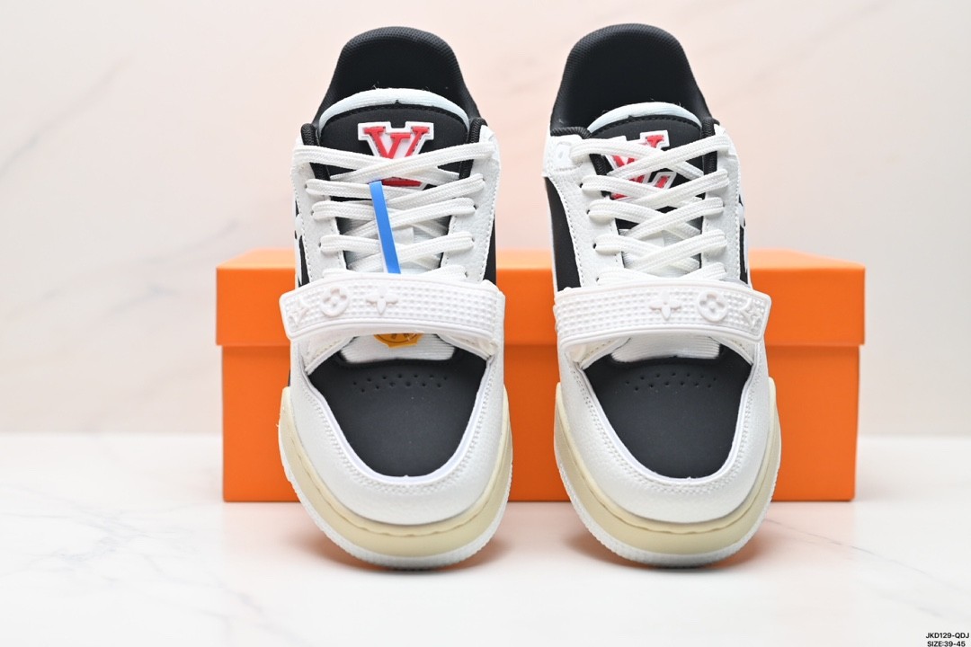 Louis Vuitton Trainer Sneaker 