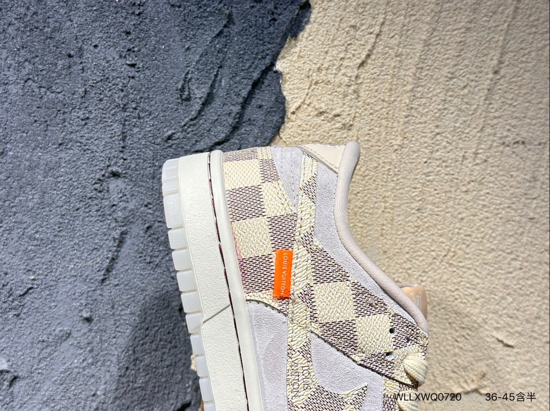 Louis Vuitton Trainer Sneaker 