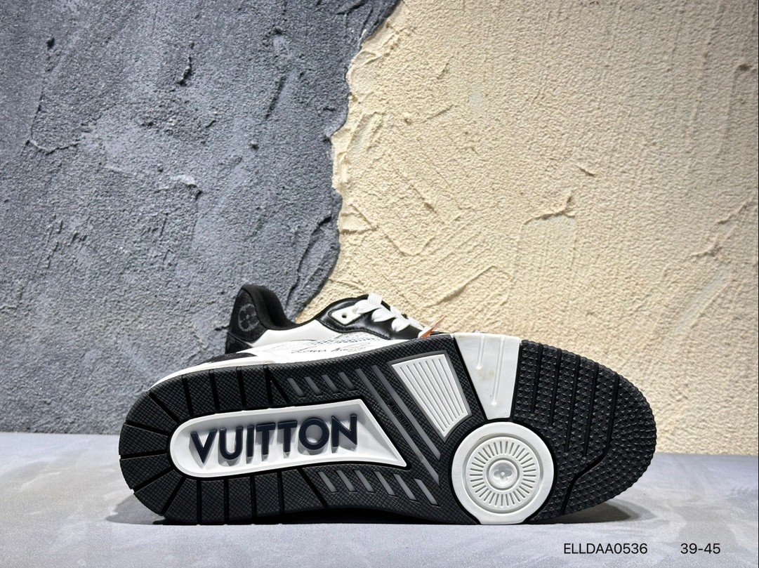 Louis Vuitton Trainer Sneaker 