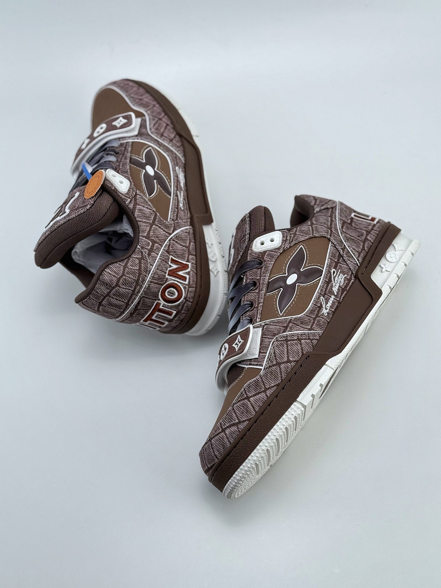 Louis Vuitton Trainer Sneaker 