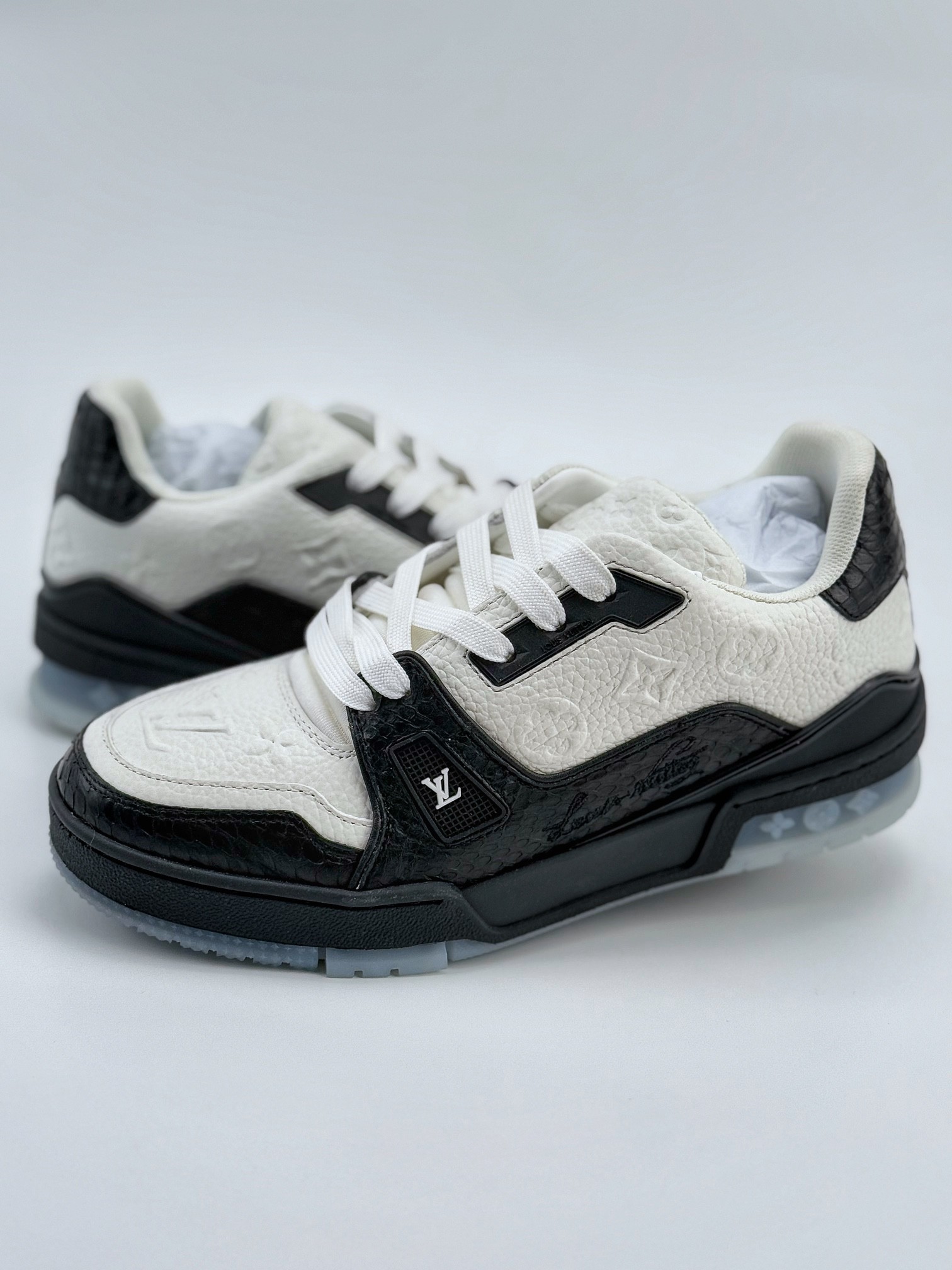 Louis Vuitton Trainer Sneaker 