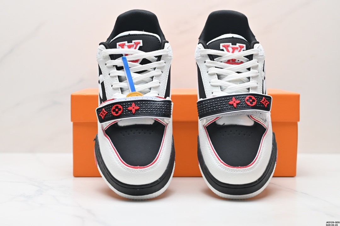 Louis Vuitton Trainer Sneaker 