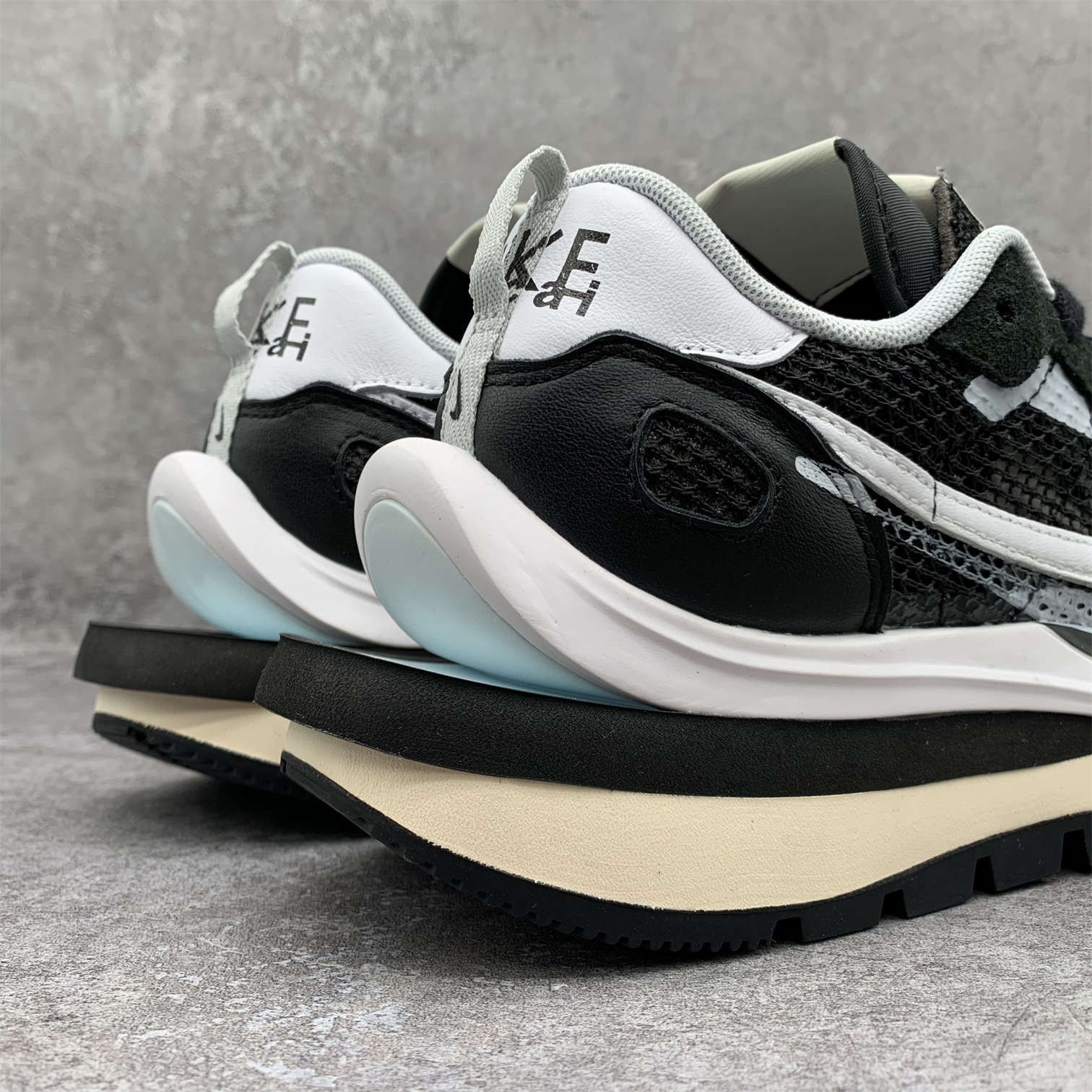 [OG] SACAI X NIKE VAPORWAFFLE BLACK AND WHITE Sneaker Shoes