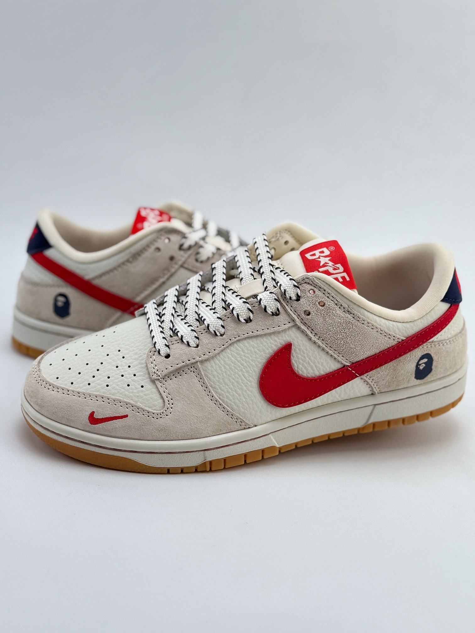 Nike SB Dunk Low x Supreme